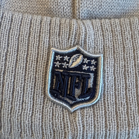 Patriots Hat with Pom Pom - Picture 4 of 8